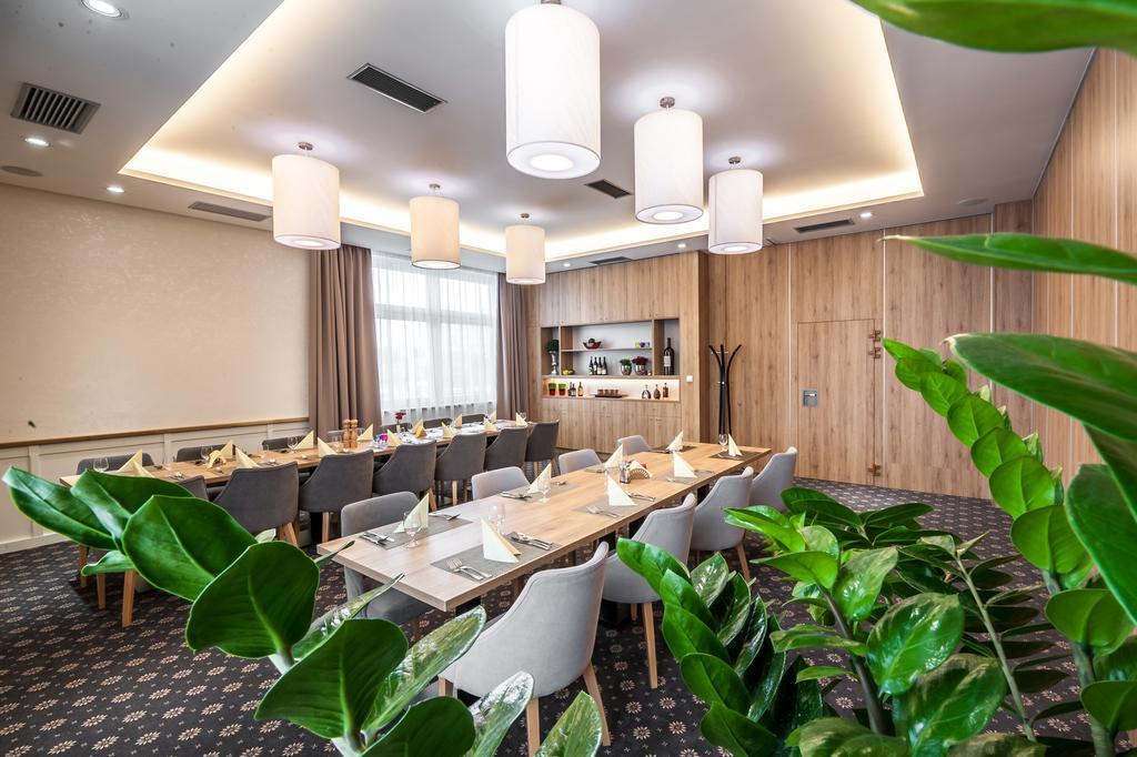 Privilege - Empire Hotels Group Košice Extérieur photo