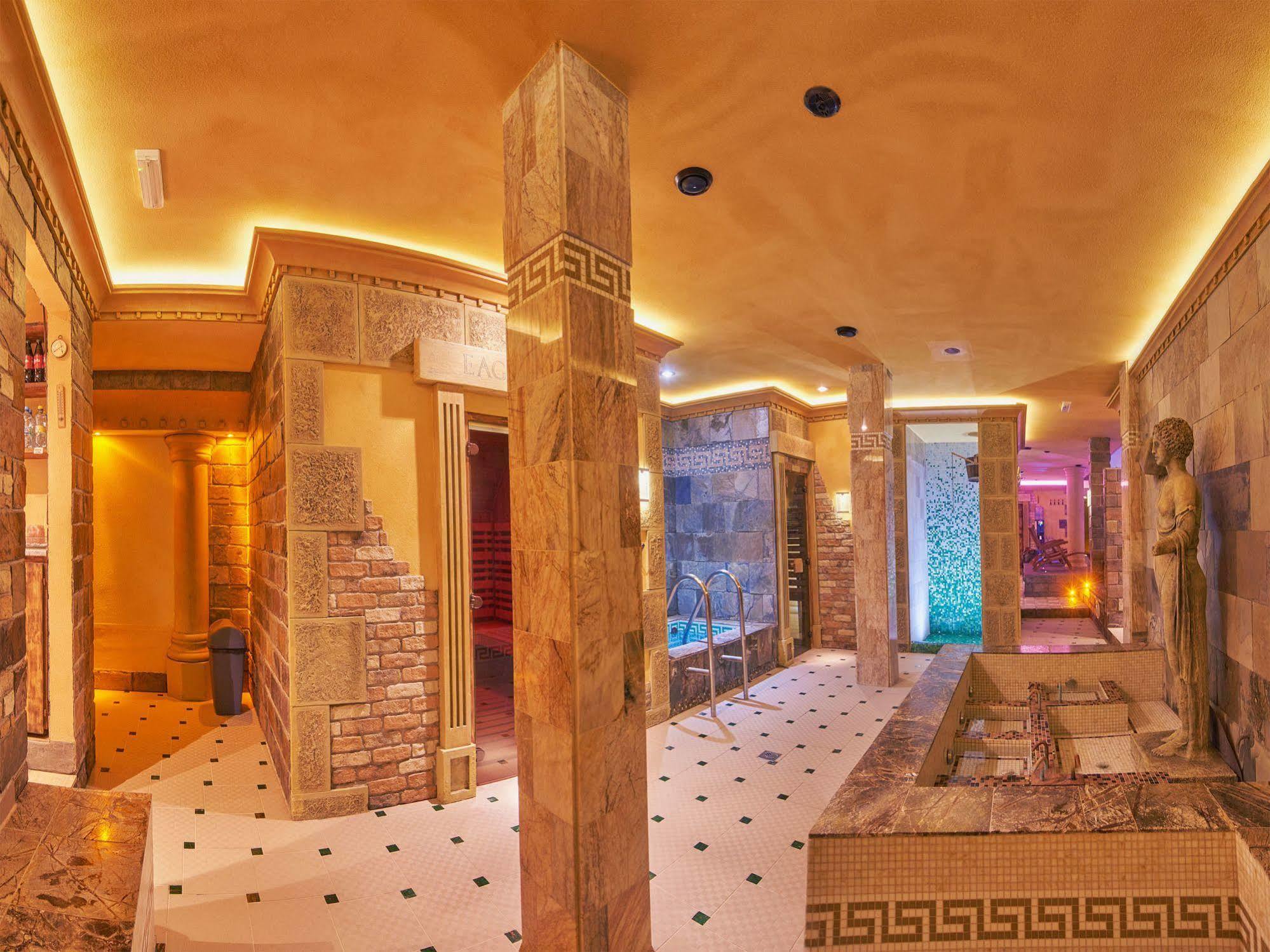 Privilege - Empire Hotels Group Košice Extérieur photo
