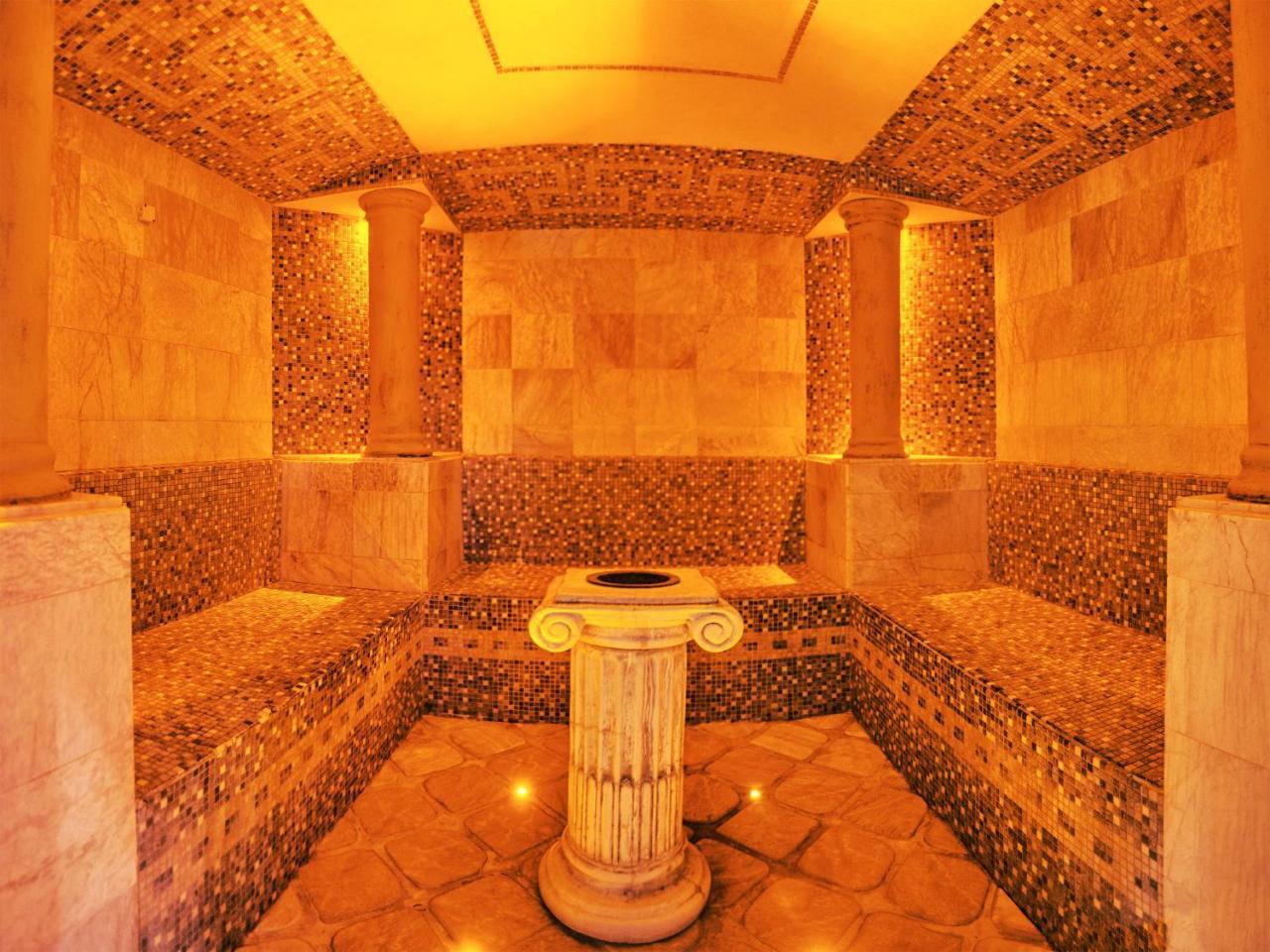 Privilege - Empire Hotels Group Košice Extérieur photo